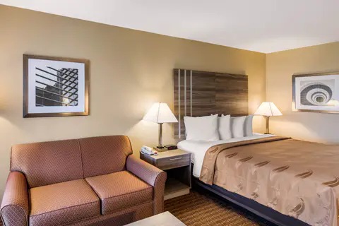 1 King Bed